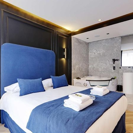 باريس Couples Getaway Unit With Jacuzzi - City Center المظهر الخارجي الصورة