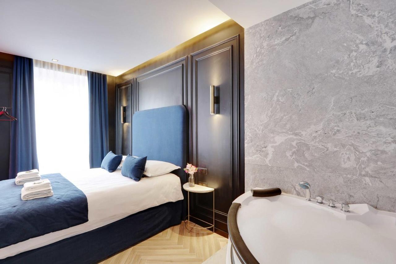 باريس Couples Getaway Unit With Jacuzzi - City Center المظهر الخارجي الصورة